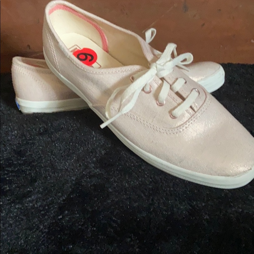 New Size 6 Metallic Sparkle Rose Pink Keds.